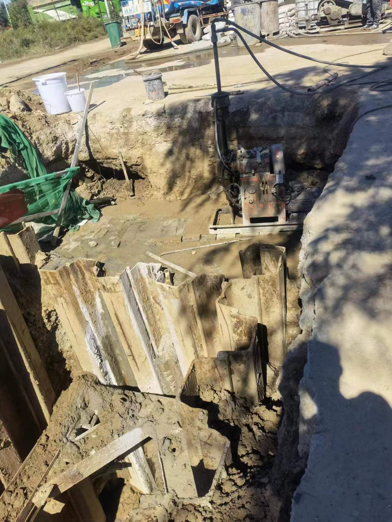 桐柏基坑隧道止水帷幕桩底钻孔高压注浆